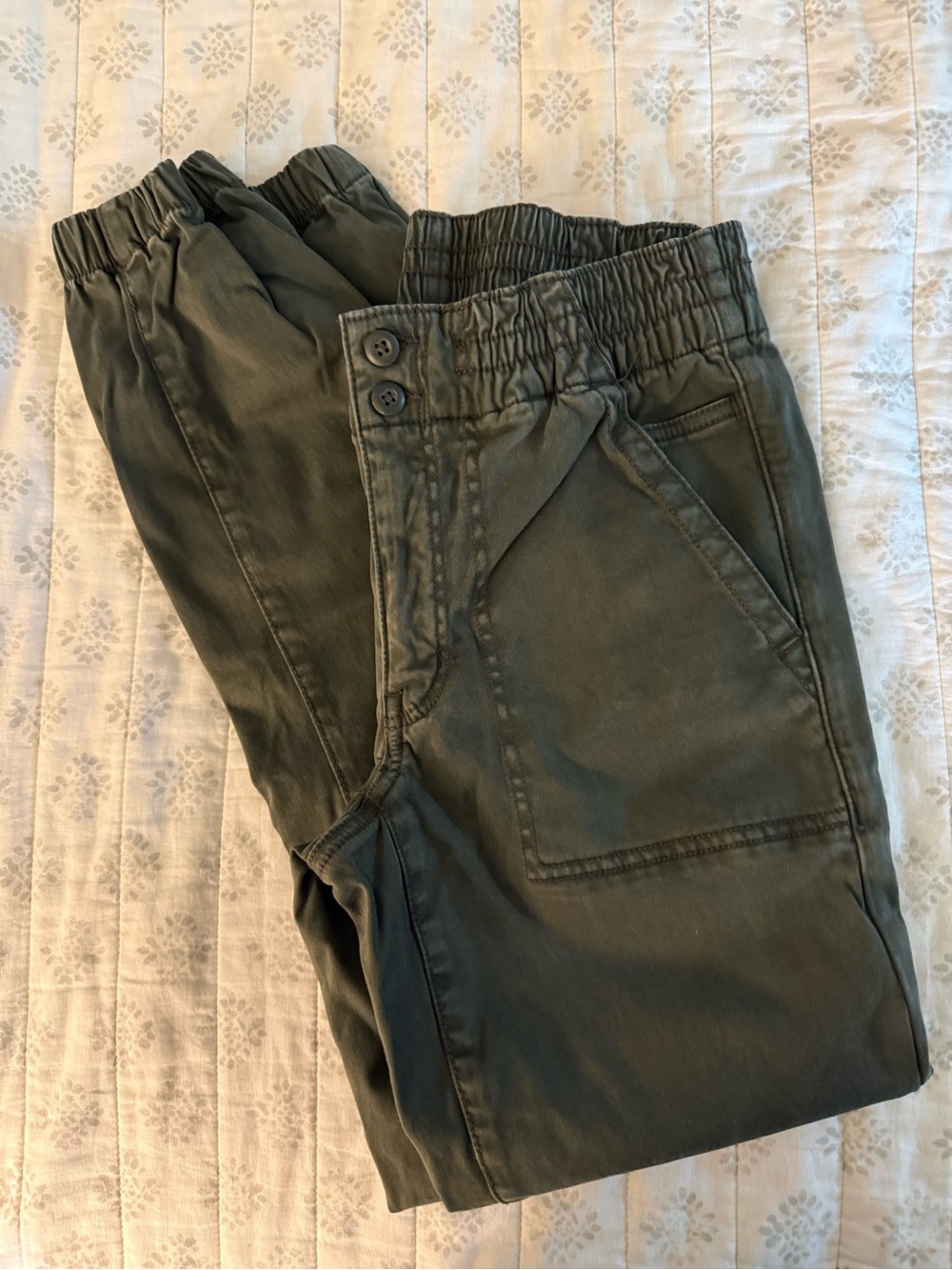 American Eagle Outfitters Women's Cargo Joggers — Olive